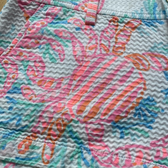 Lilly Pulitzer Walsh Crab Shorts. 4 - Picture 2 of 6
